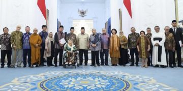 Presiden RI Prabowo Subianto bersama GNB usai membahas usulan untuk bentuk Komisi Kepolisian evaluasi Polri terkait kericuhan demo Agustus (instagram @prabowo)