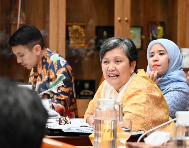 Wakil Ketua MPR RI Lestari Moerdijat ajak masyarakat tingkatkan pengetahuan kebencanaan (Instagram @lestarimoerdijat)