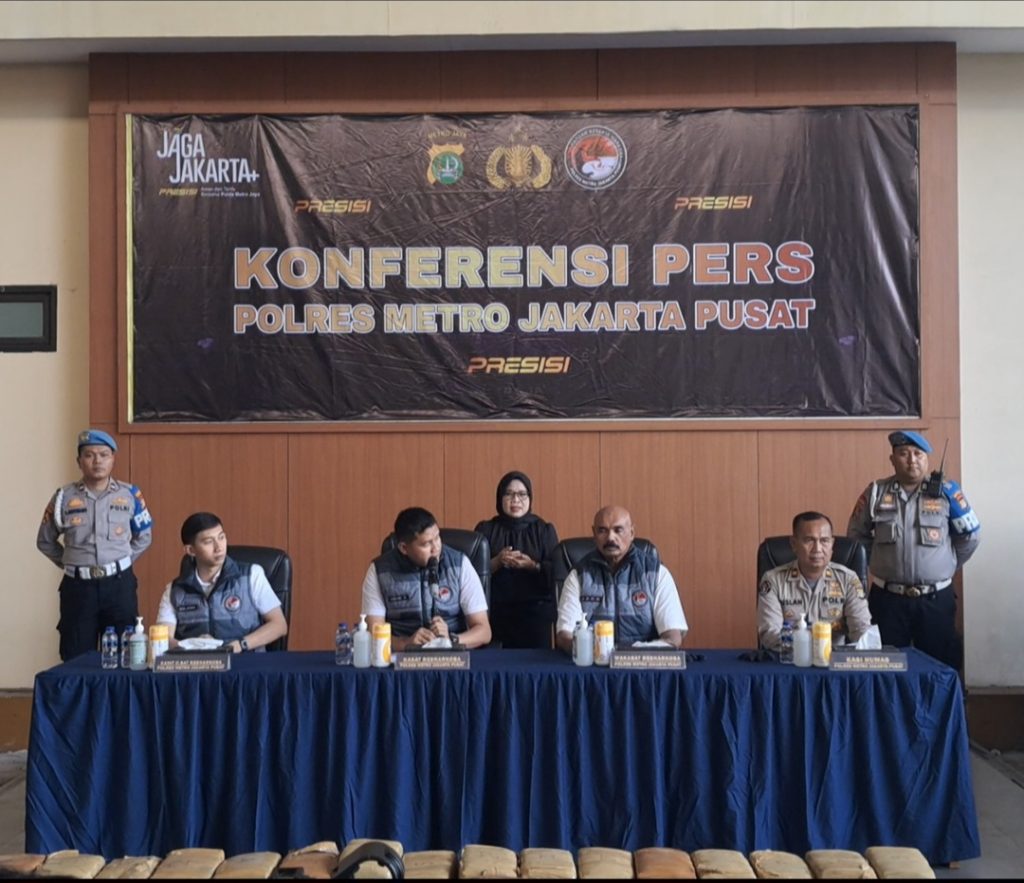 Konferensi Pers terkait kasus narkotika di Polres Metro Jakarta Pusat (Dok: Mayzka)