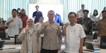 Wakil Ketua MPR RI dari Fraksi Partai Amanat Nasional (PAN), Eddy Soeparno menghadiri diskusi di Unair (Dok Istimewa)