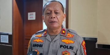 Kapolsek Pasar Minggu, Kompol Anggiat Sinambela saat diwawancarai di Polsek Pasar Minggu, Jakarta Selatan, pada Senin (22/9/2025). (Ilham F/Suaranusantara)