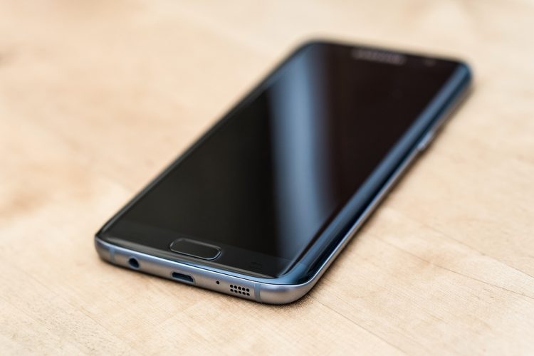 Daftar Handphone Terlaris Bulan Agustus 2025