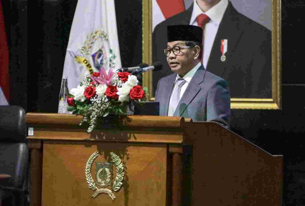 Gubernur DKI Jakarta, Pramono Anung, dalam Rapat Paripurna di Gedung DPRD DKI Jakarta (Dok: Diskominfotik DKI Jakarta)