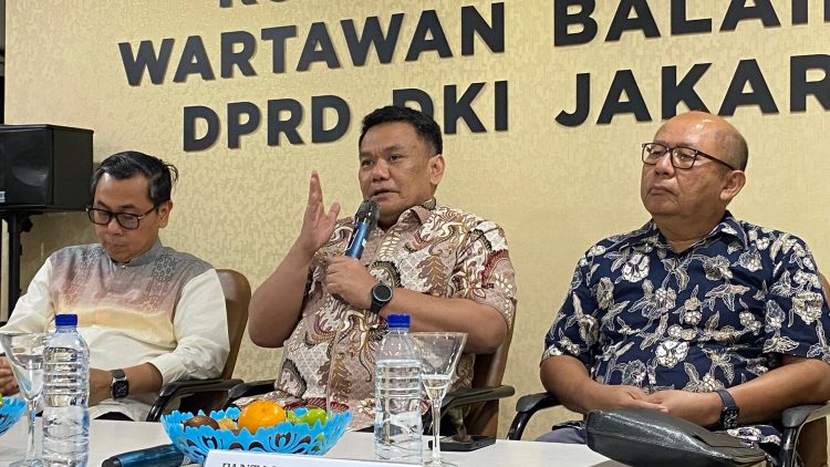 Direktur Utama PT Jakarta Propertindo, Iwan Takwin (di tengah) dalam kegiatan Balkoters Talk (Dok: Mayzka)
