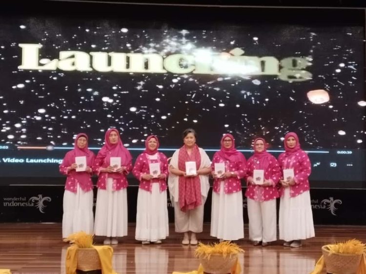 Wakil Ketua MPR RI Lestari Moerdijat dalam peluncuran buku Soal Jawab Seputar Kanker Payudara karya dr. Inez Nimpuno, MPS, MA (Dok Istimewa)