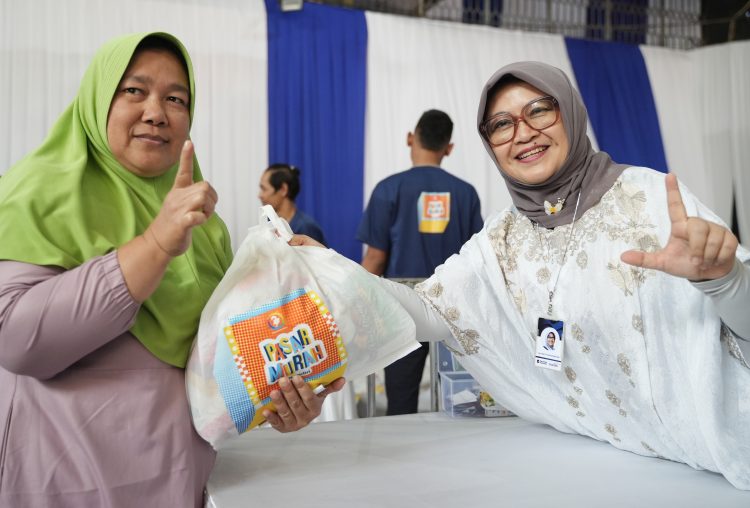 Bank Mandiri Rayakan HUT ke-27 dengan Pasar Murah di Jawa Barat