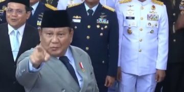 Momen Presiden RI Prabowo Subianto semangat bernyanyi saat lagu Bangun Pemudi Pemuda di peringatan Hari Kesaktian Pancasila (YouTube @Sekretariat Presiden)