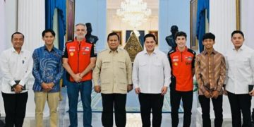 Foto pertemuan Marc Marquez bersama Presiden RI Prabowo Subianto. Erick Thohir selaku Menpora berfoto tepat sebelah Marquez (instagram @naikmotor)