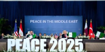 Presiden AS Donald Trump tandatangani kesepakatan Perdamaian Gaza, Senin 13 Oktober 2025 (instagram @potus)