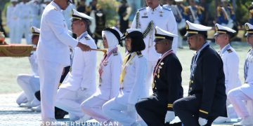 Upacara Wisuda dan Pelepasan Perwira Transportasi Laut lulusan Politeknik Pelayaran (Poltekpel) Sulawesi Utara, Sabtu (4/10). (Dok Kemenhub).