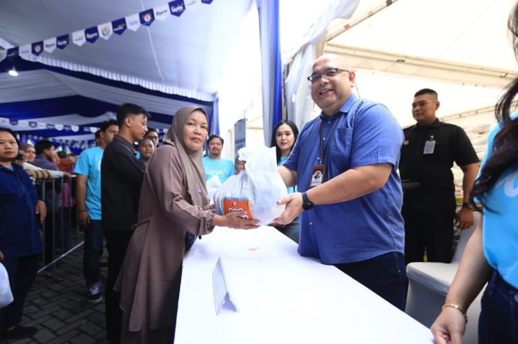 Bank Mandiri Rayakan HUT ke-27 gelar pasar murah di Sumsel