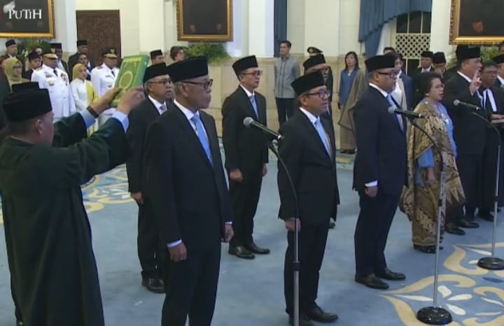 Presiden RI Prabowo Subianto melantik sepuluh dubes dan satu wadubes RI, Rabu 8 Oktober 2025 (YouTube @Sekretariat Presiden)