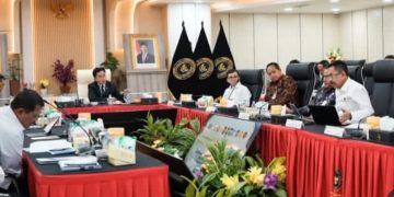 Menko Kumham Imipas, Yusril Ihza Mahendra saat menyampaikan terkait rencana pemberian abolisi dan amnesti bagi pengedar narkoba (instagram @kumham.imipas)