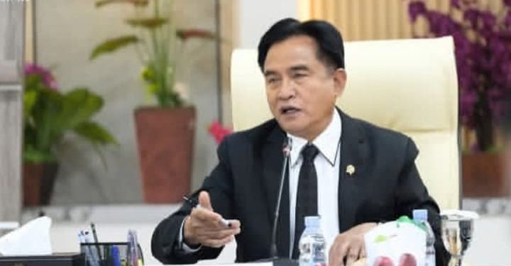 Menko Kumham Imipas, Yusril Ihza Mahendra bahas soal abolisi dan amnesti. Tersangka dan terdakwa kasus kerusuhan Agustus 2025 tidak akan dapat abolisi dan amnesti (instagram @kumhas.imipas)