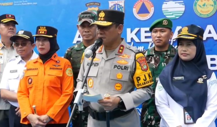 Kapolda Metro Jaya, Irjen Pol. Asep Edi Suheri saat Konferensi Pers di Lapangan Presisi Polda Metro Jaya, Rabu (5/11/2025). (Ilham F/Suaranusantara)