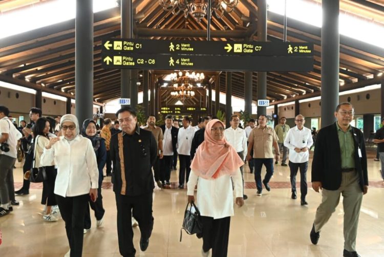 Komisi V DPR RI melakukan kunjungan kerja ke Bandara Internasional Soekarno-Hatta, Tangerang, pada Kamis (13/11) (Dok Fraksi PKS)