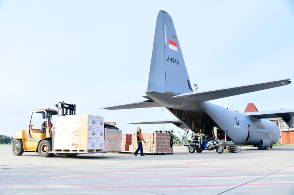 Pemerintah kirim bantuan ke tiga provinsi terdampak banjir dan longsor (Dok Setpres)