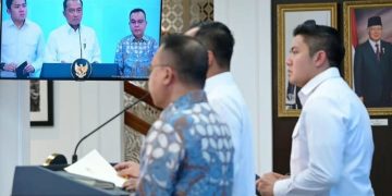 Mensesneg Prasetyo Hadi beberkan alasan Presiden RI Prabowo Subianto rehabilitasi Eks Dirut ASDP Ira Puspadewi (instagram @sekretariat.kabinet)