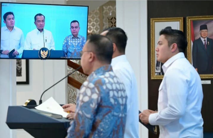 Mensesneg Prasetyo Hadi beberkan alasan Presiden RI Prabowo Subianto rehabilitasi Eks Dirut ASDP Ira Puspadewi (instagram @sekretariat.kabinet)