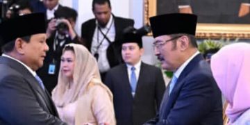 Presiden ke 2 RI Soeharto dianugerahi gelar Pahlawan Nasional oleh Presiden RI Prabowo Subianto, Senin 10 November 2025. Secara simbolis diterima oleh anak-anak Soeharto (Instagram @titieksoeharto)