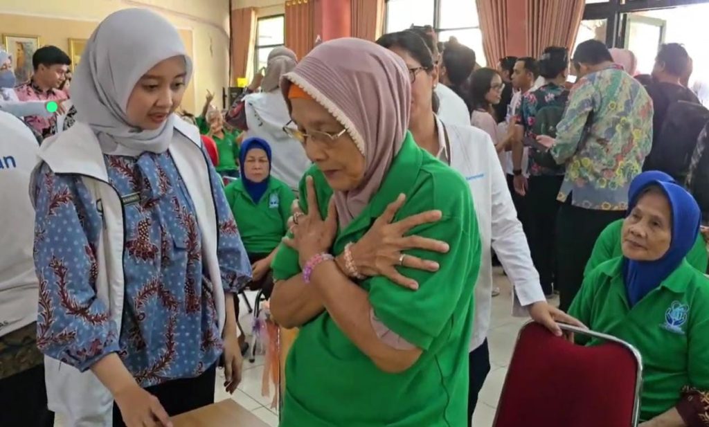 Cek Kesehatan Gratis di di Panti Sosial Tresna Werdha Budi Mulia, Kebayoran Baru, Jakarta Selatan, pada Kamis (06/11/2025). (Ilham F/Suaranusantara)
