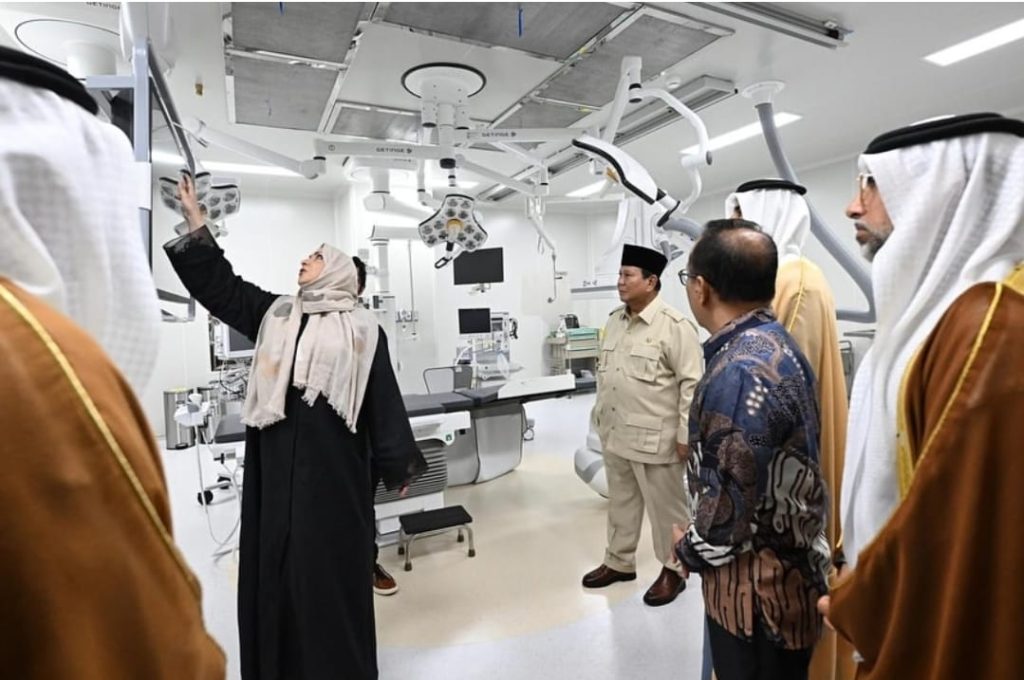 Momen Presiden Prabowo Subianto melihat teknologi canggih RS Kardiologi Emirates–Indonesia (Dok Instagram Sekretariat Kabinet)