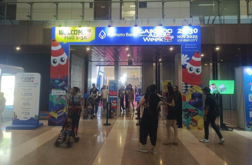 Keseruan akhir pekan bersama keluarga di pameran otomotif Permata Bank GJAW 2025 di Ice BSD, Tangerang (suaranusantara.com)