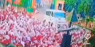 Detik-detik saat para siswa SDN Kalibaru 01 Cilincing, Jakarta Utara dihantam mobil MBG, Kamis pagi 11 Desember 2025 (Instagram @kroykeren)