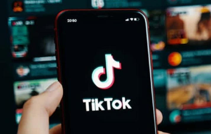 TikToK ada konten AI pornografi bidik anak-anak jadi target (Instagram @inakini_id)