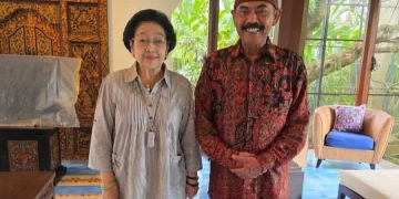 FX Rudy mundur dari Plt Ketua DPP PDI Perjuangan. Foto bersama Ketum PDI Perjuangan Megawati Soekarnoputri (Instagram @fx.rudyatmo)