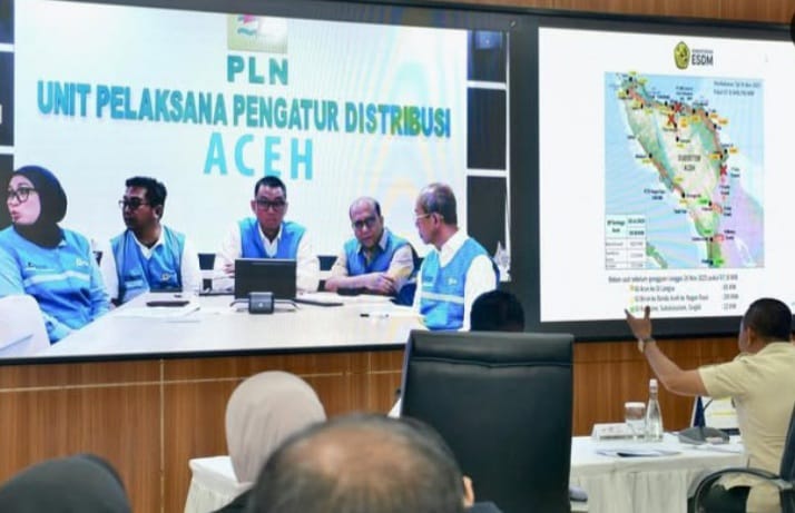Dirut PLN Darmawan Prasodjo sampaikan permintaan maaf ke masyarakat Aceh soal pasokan listrik yang dilaporkan Bahlil Lahadalia selaku Menteri ESDM pulih 93 persen (Instagram @bahlillahadalia)