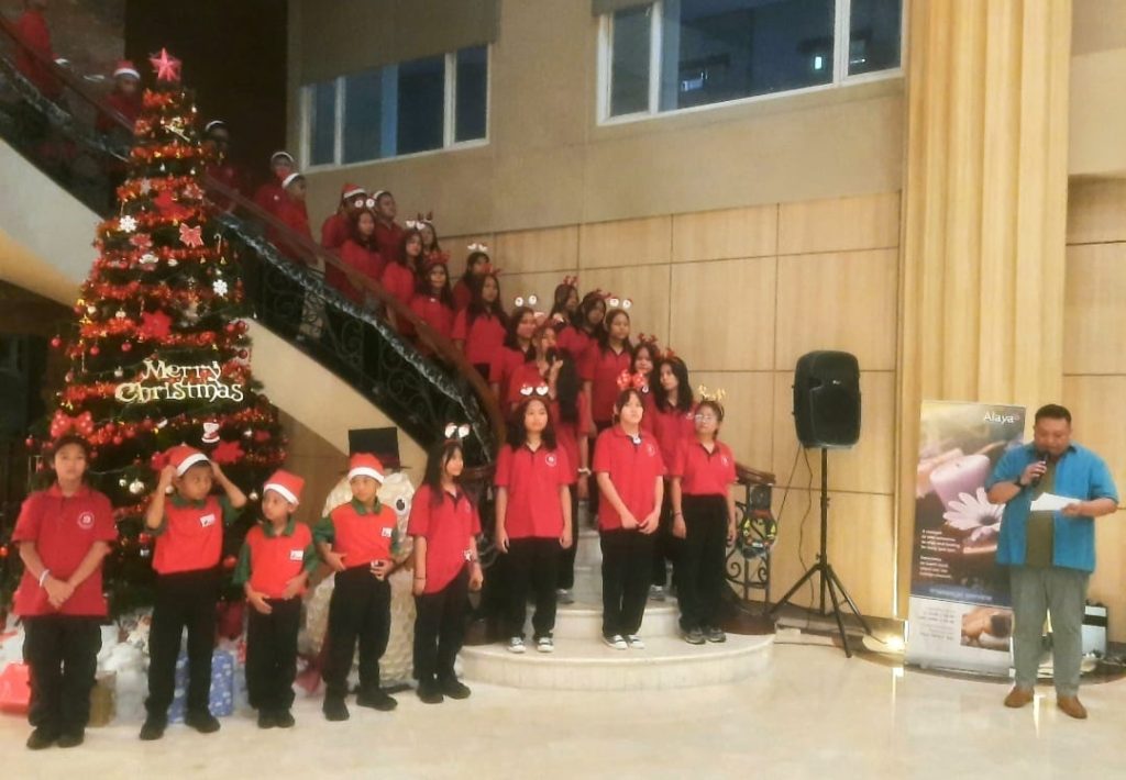 Arion Suites Kemang hadirkan Christmas Tree Lighting Ceremony bersama 30 anak panti asuhan Tanjung Barat di Jakarta Selatan pada Selasa, 23 Desember 2025 (suaranusantara.com)