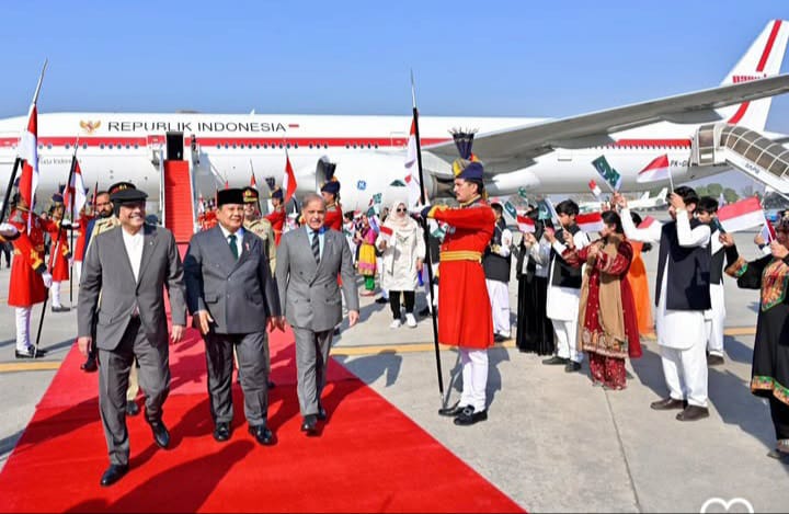 Presiden RI Prabowo Subianto tiba di Islamabad, Pakistan (instagram @prabowogibran)