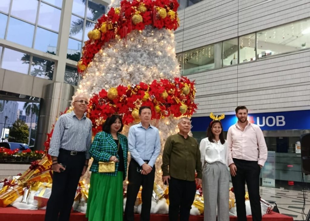 JSI menghadirkan Christmas Tree Light Up Ceremony di area utama Setiabudi Atrium, Jakarta pada Senin, 1 Desember 2025 (suaranusantara.com)