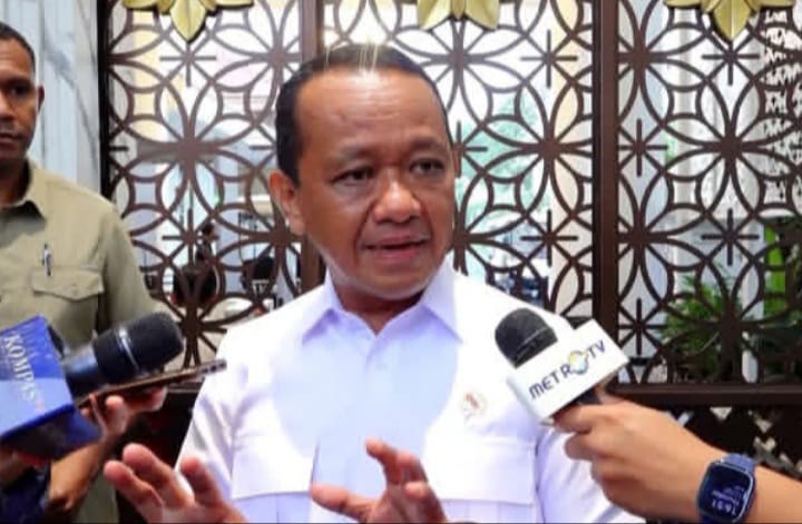 Menteri ESDM, Bahlil Lahadalia pastikan pasokan gas Elpiji masuk ke wilayah banjir Sumut, Sumbar dan Aceh (Instagram @bahlillahadalia)