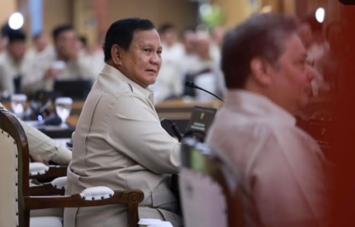 Presiden RI Prabowo Subianto saat retret kabinet beri pesan kepada seluruh menteri dan wamen, Selasa 6 Januari 2026 (Instagram @sekretariat.kabinet)