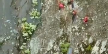 Kondisi medan jatuhnya pesawat ATR 42 500 (Instagram @leet.media)