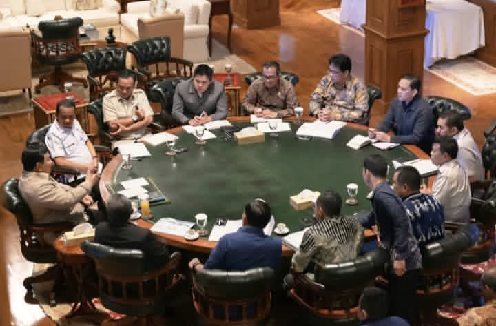 Presiden RI Prabowo Subianto panggil Menkeu hingga Menteri ESDM ke Hambalang, Minggu 25 Januari 2026 (Instagram @bahlillahadalia)