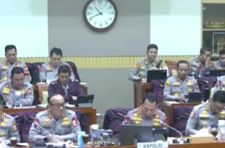 Kapolri Jenderal Pol Listyo Sigit Prabowo bicara soal MBG saat rapat bersama DPR RI (dok istimewa)