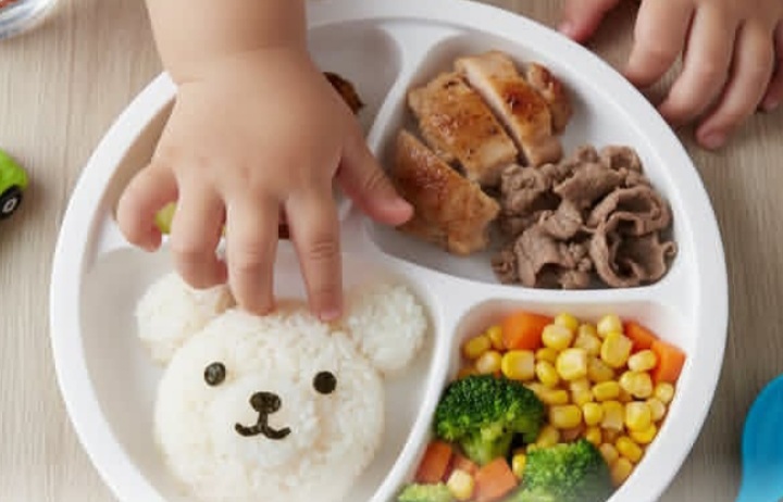 Makanan yang disajikan untuk anak haruslah bergizi bukan asal kenyang (Instagram @barefood.id)