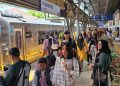 Masyarakat naik kereta (Dok PT KAI)