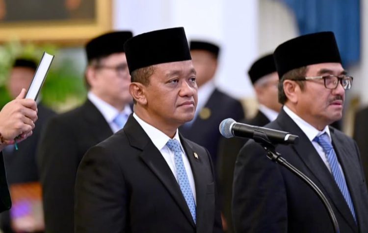 Menteri ESDM Bahlil Lahadalia saat dilantik jadi Ketua Harian Dewan Energi Nasional (DEN) (Dok Sekretariat Kabinet)