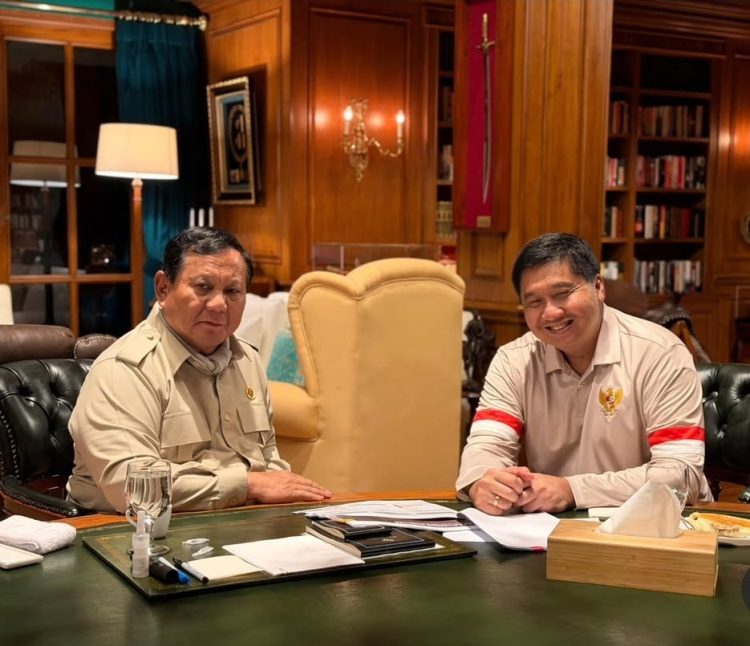 Presiden Prabowo Subianto menggelar rapat bersama Menteri PKP Maruarar Sirait di kediaman pribadinya di Hambalang, Kamis (29/1/2026) (Dok Instagtam Sekretariat Kabinet)