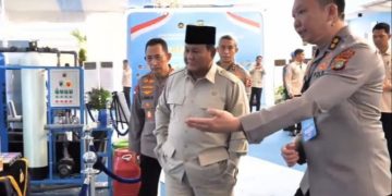 Presiden RI Prabowo Subianto saat meninjau fasilitas SPPG Polri, Jumat 13 Februari 2026 (Instagram @trendingbuzz.id)