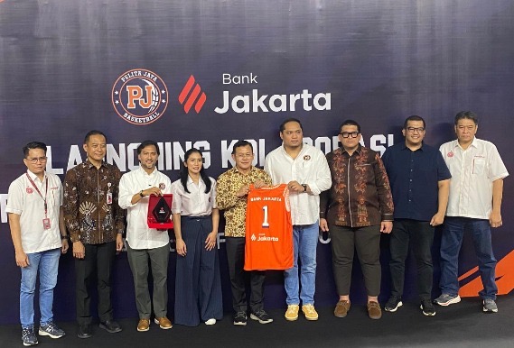 Bank Jakarta berkolaborasi dengan klub basket kebanggaan ibu kota, Pelita Jaya, dalam sebuah peluncuran kerja sama yang digelar di Gelanggang Mahasiswa Soemantri Brodjonegoro,Kamis (12/2). (Dok Istimewa)