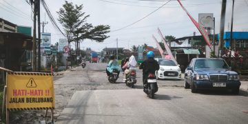 Ilustrasi jalan rusak di Banten.(Def/SuaraNusantara)