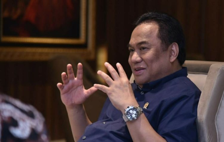 Anggota Komisi VI DPR RI Rachmat Gobel soal  rencana pemerintah mengimpor hingga 105 ribu unit mobil untuk kebutuhan Koperasi Desa Merah Putih (KDMP) (Dok Fraksi NasDem)