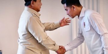 Momen Wapres RI Gibran Rakabuming Raka saat mendampingi Presiden RI Prabowo Subianto dalam Sidang Kabinet Paripurna (Instagram @setwapres.ri)
