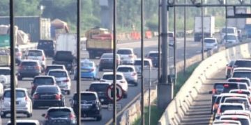 Ilustrasi jalan mulai padat dengan arus kendaraan saat arus balik Lebaran 2026 (Instagram @asumsico)