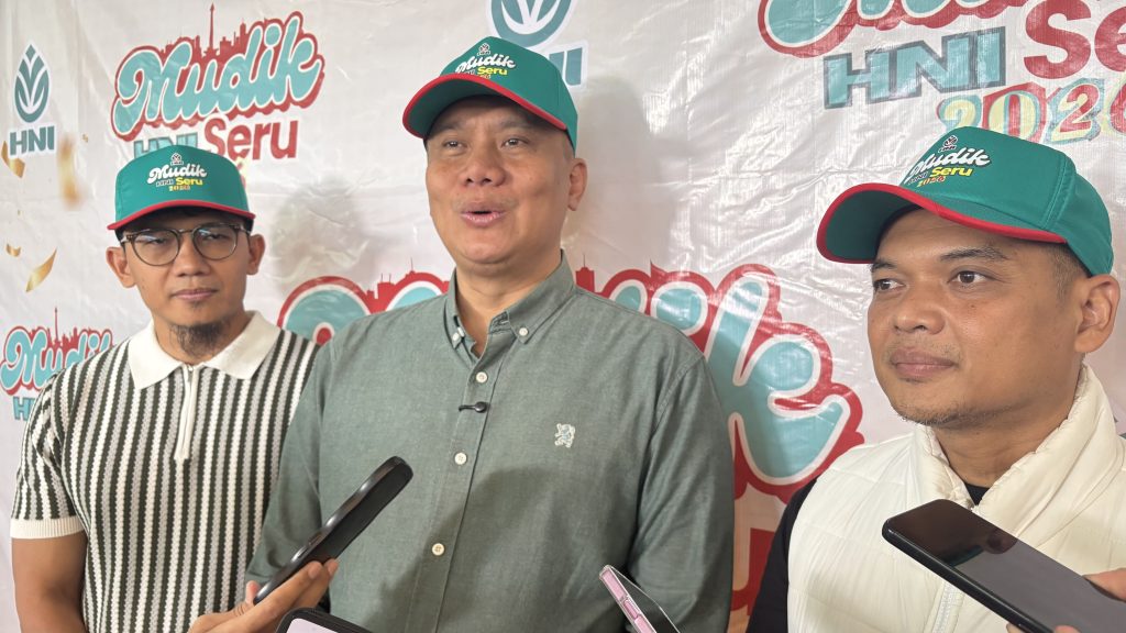 Abdul Aziz (Direktur Produk dan Logistik), H. Amir Hamzah (Direktur Marketing), H. Ari Maryadi (Presiden Cooperation of Executive Loyal Leaders) (Dok: Mayzka)